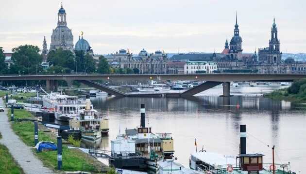 У Дрездені впав міст через річку Ельба