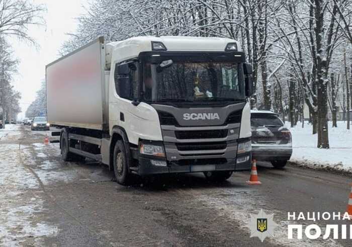 У Полтаві вантажівка скоїла наїзд на військового