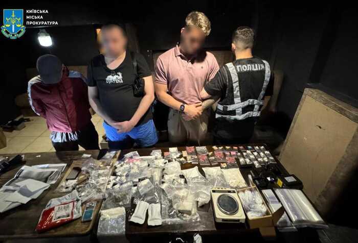 У Києві викрили наркоторгівців, які використовували таксі для розповсюдження наркотиків