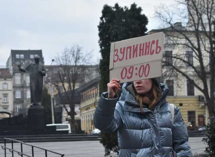 У Львові водія автобуса звільнили після того, як він накричав на військового та зневажив хвилину мовчання