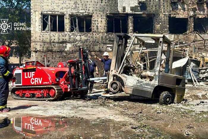 Удар РФ по Києву: з- під завалів деблокували тіло людини