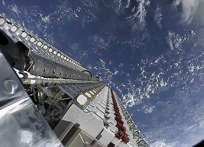 SpaceX втратила 472 супутники Starlink з початку року: вчені б’ють на сполох