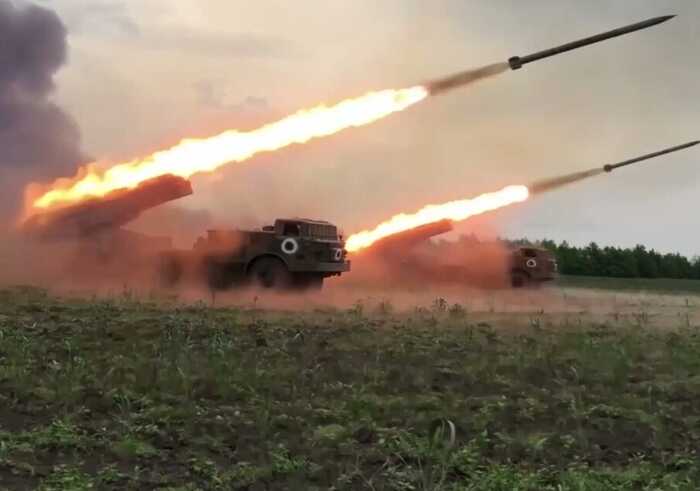 Загарбники атакували Новодмитрівку на Херсонщині: загинула жінка, ще одну поранено