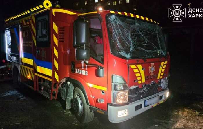 Загарбники вдарили по рятувальниках під час гасіння пожеж у Харкові та Херсоні