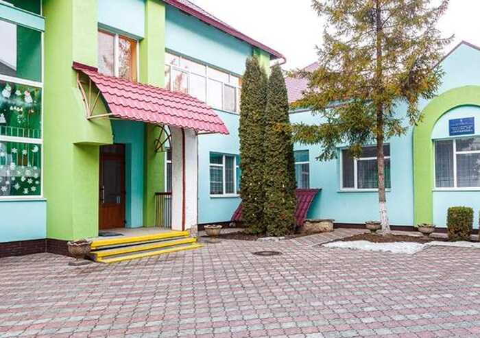 В Івано-Франківську керівниця дитсадка виписала понад 300 тисяч гривень премій власній доньці