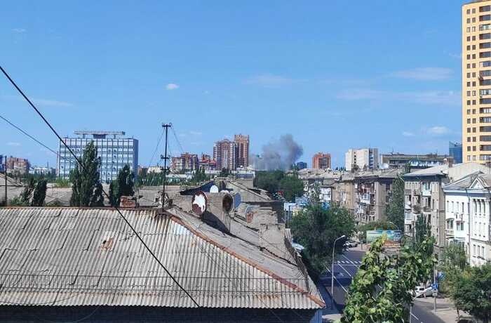 У Донецьку прогриміли потужні вибухи: окупанти заявляють про удар по центру міста
