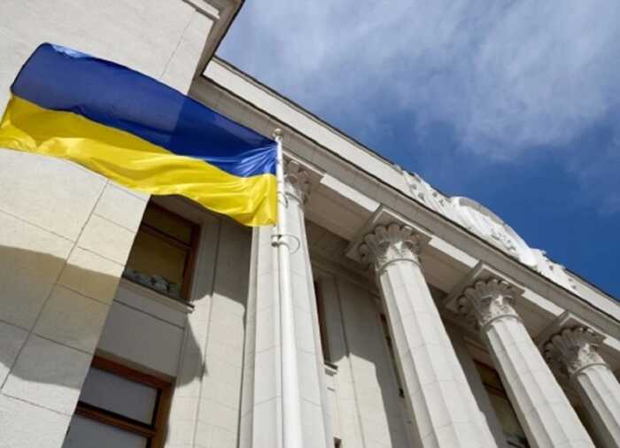 Позначку про підпис Зеленського під законом про обмеження НАБУ прибрали — тепер «готується»