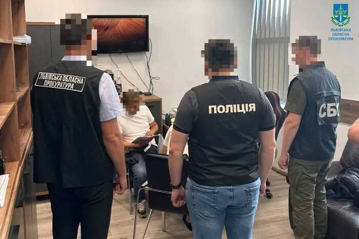 У Львові керівниць РДА підозрюють у привласненні 1,7 мільйона гривень, виділених на ліквідацію наслідків російського удару